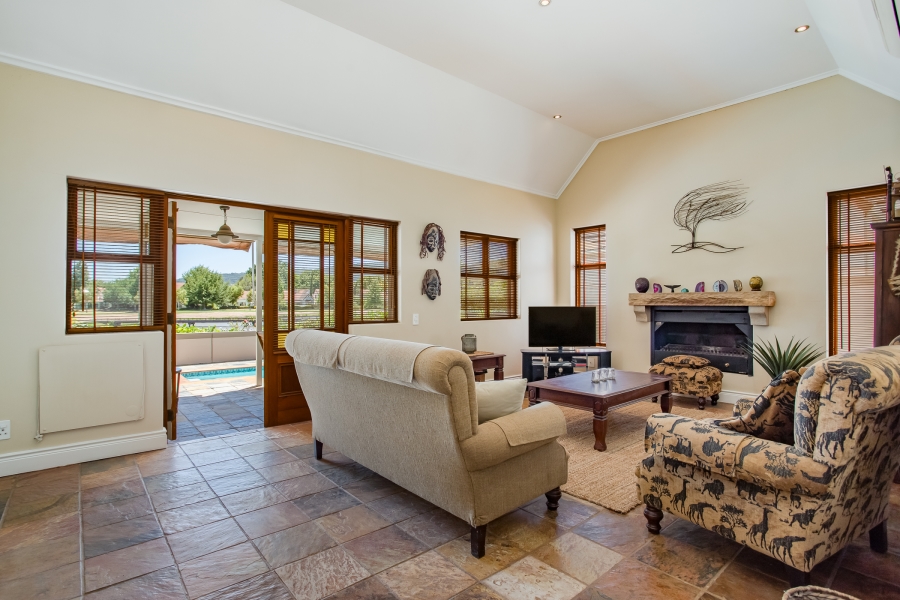 To Let 2 Bedroom Property for Rent in Boschenmeer Golf Country Estate Western Cape